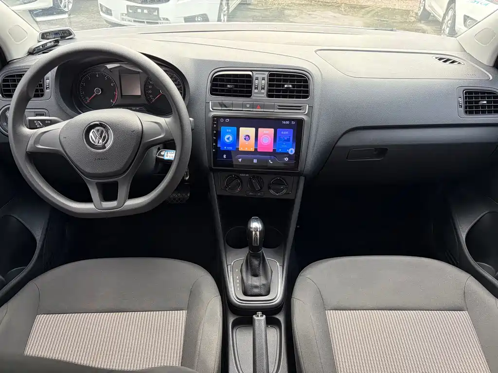 Volkswagen Polo — миниатюра 8