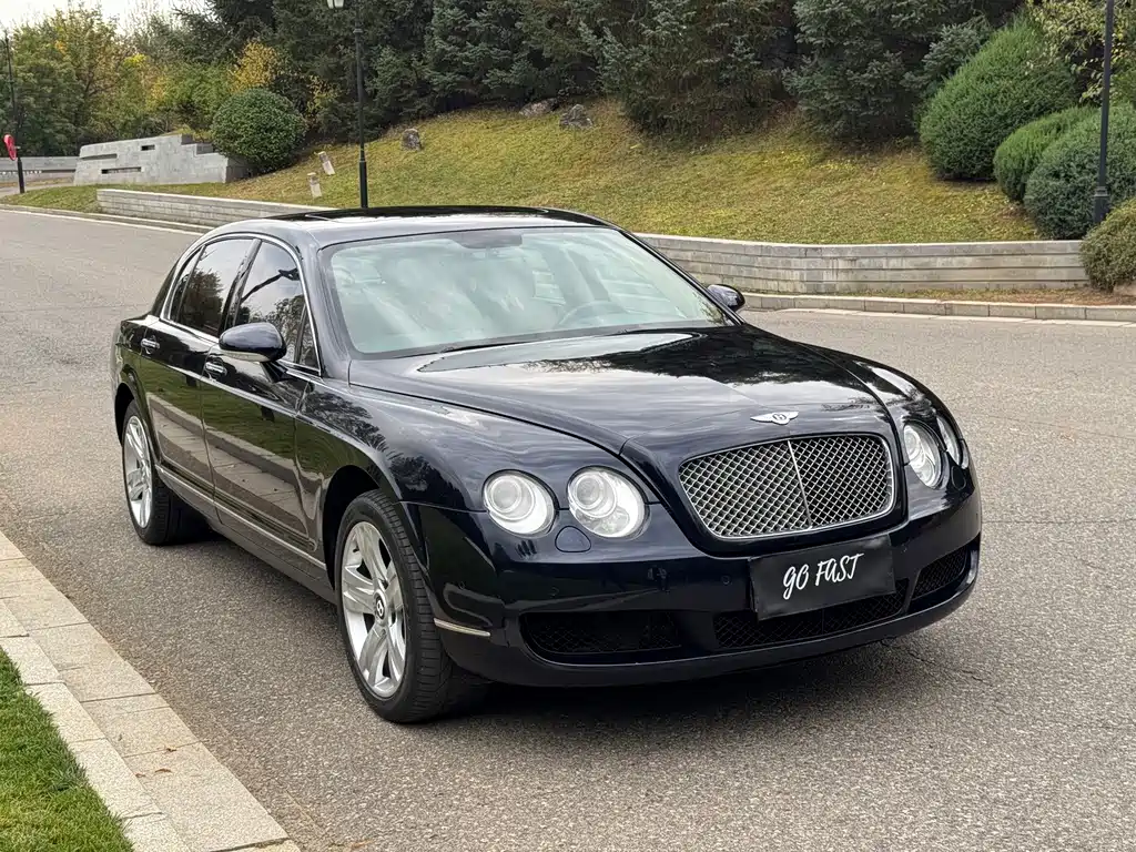 Bentley Flying Spur — миниатюра 3