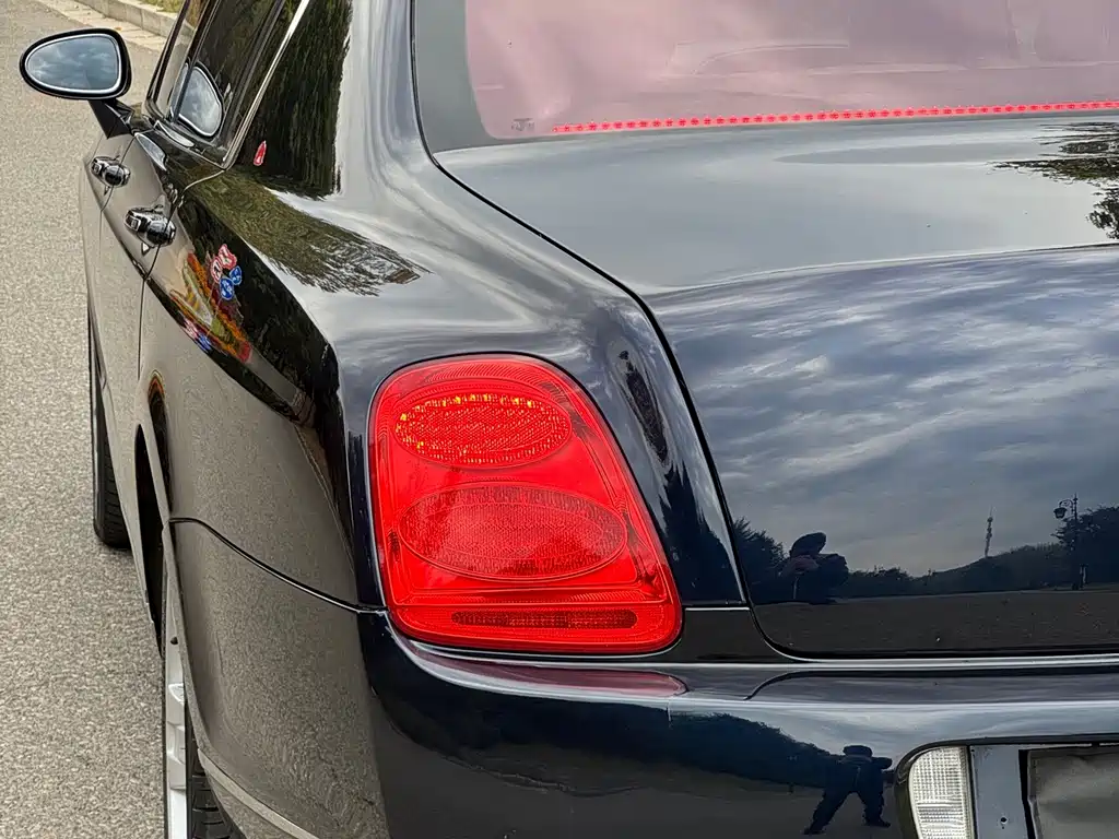 Bentley Flying Spur — миниатюра 34