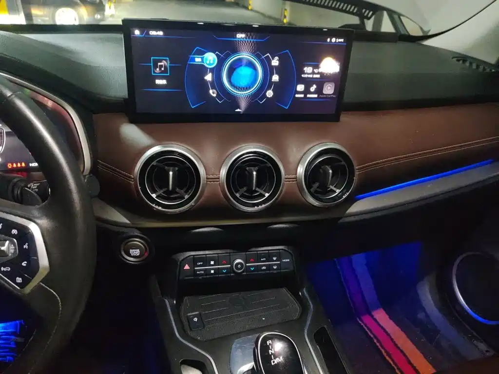Wey Wey VV6 — миниатюра 9