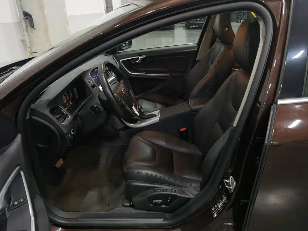 Volvo S60 — миниатюра 10