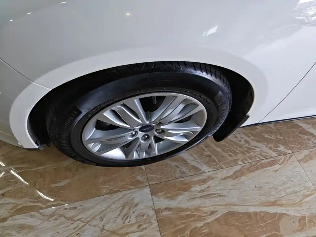 Ford Focus — миниатюра 23