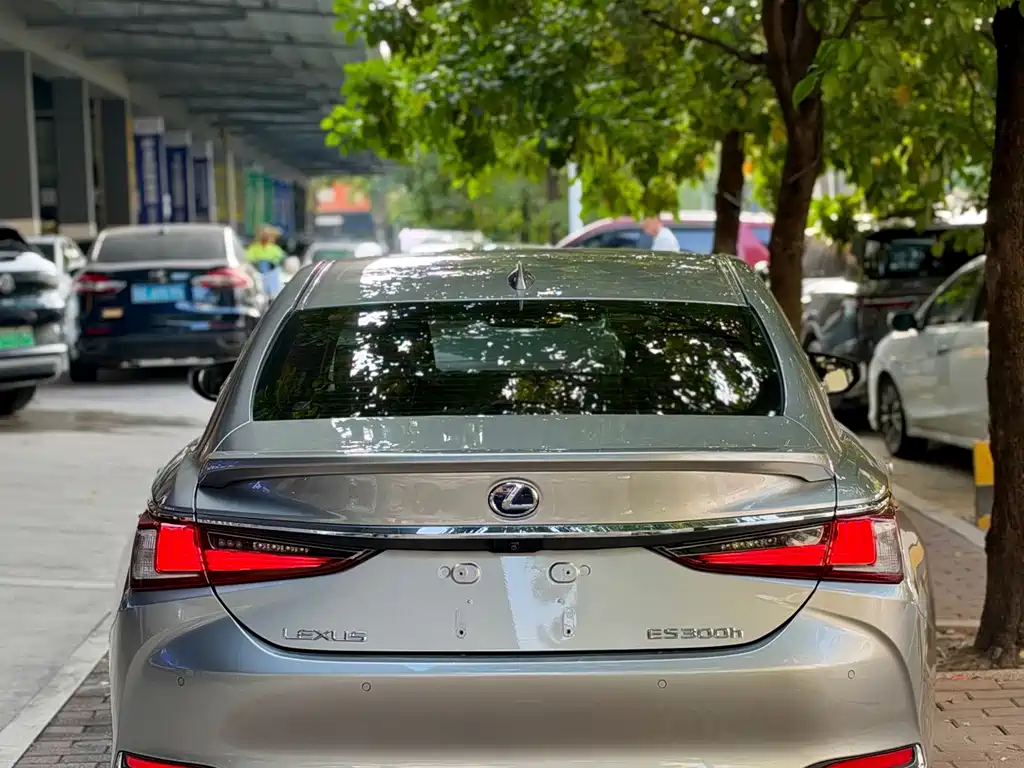 Lexus ES — миниатюра 3