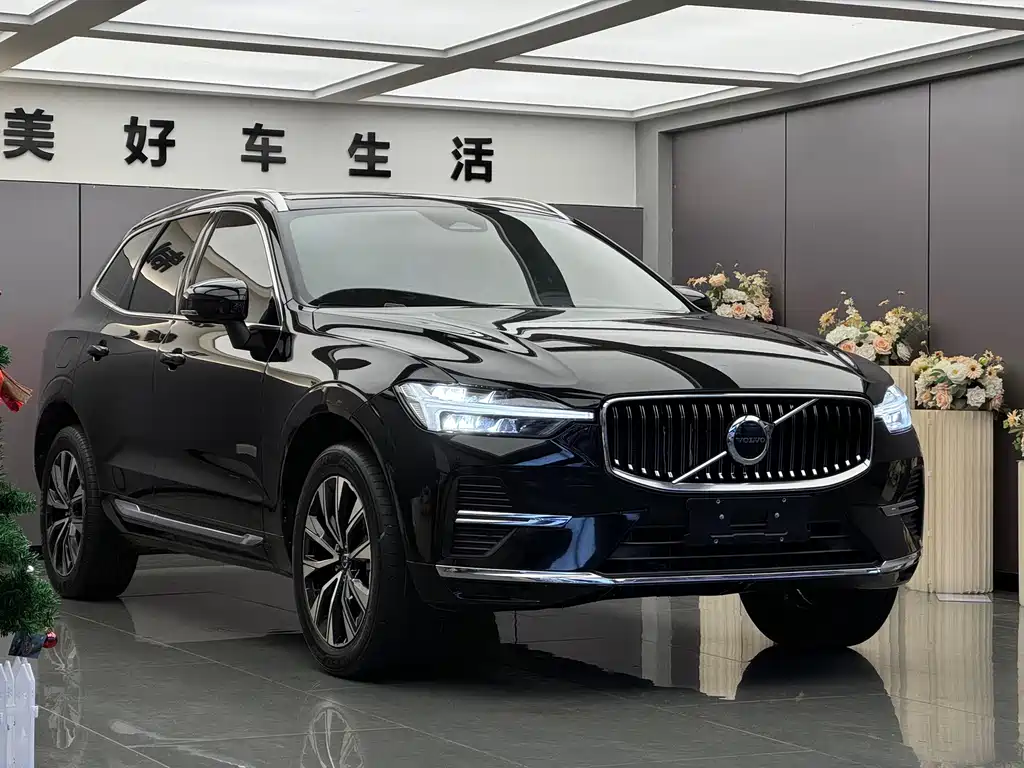 Volvo XC60 2025 B5 Sport