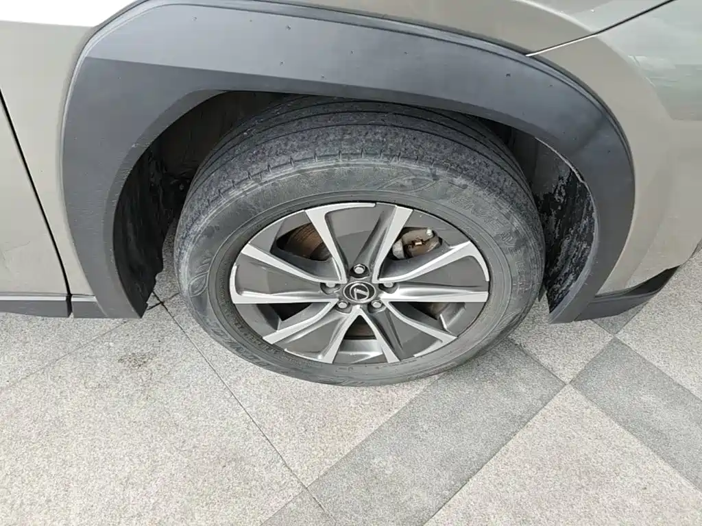 Lexus UX New Energy — миниатюра 12