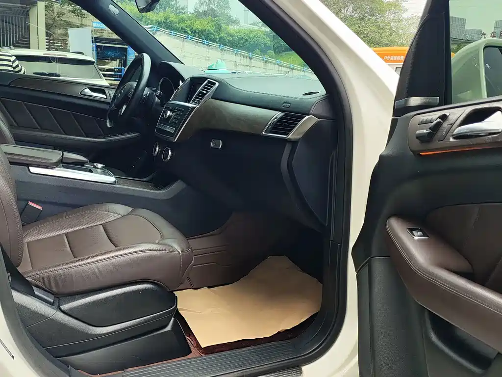 Mercedes-Benz GL-Class — миниатюра 7