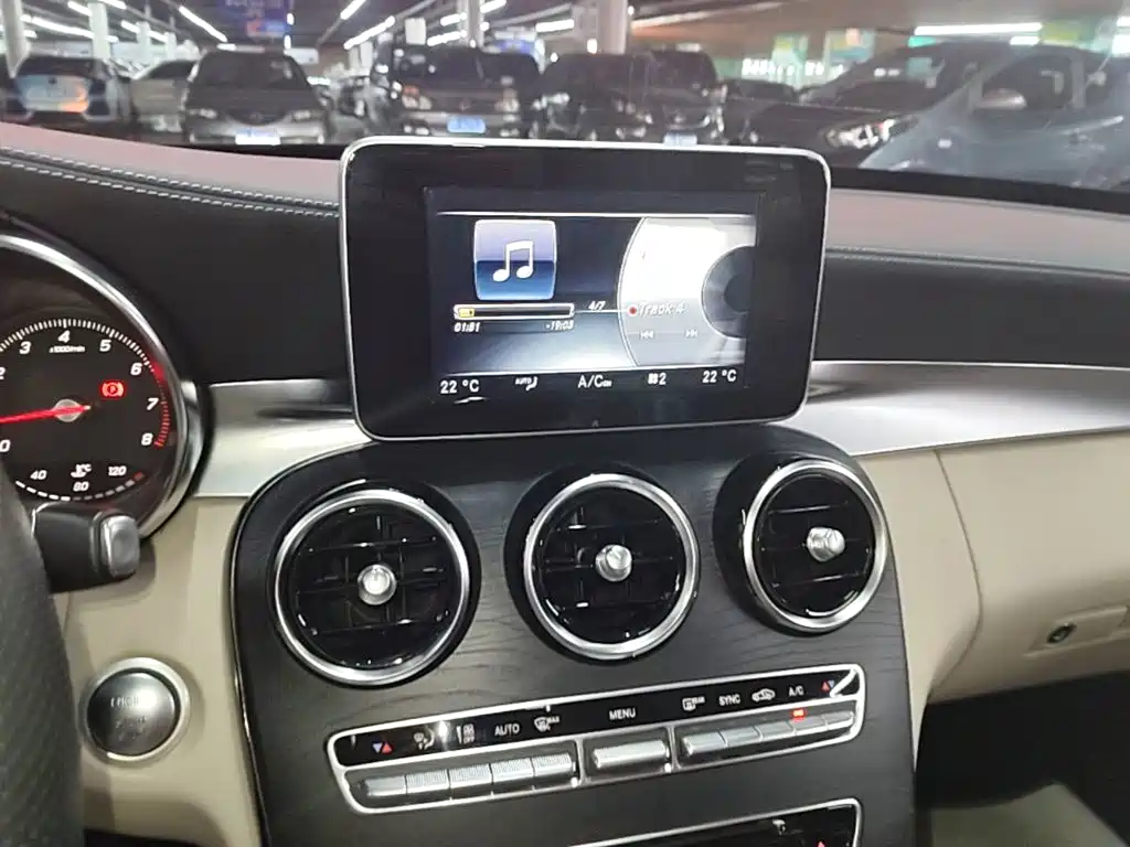 Mercedes-Benz C-Class — миниатюра 13