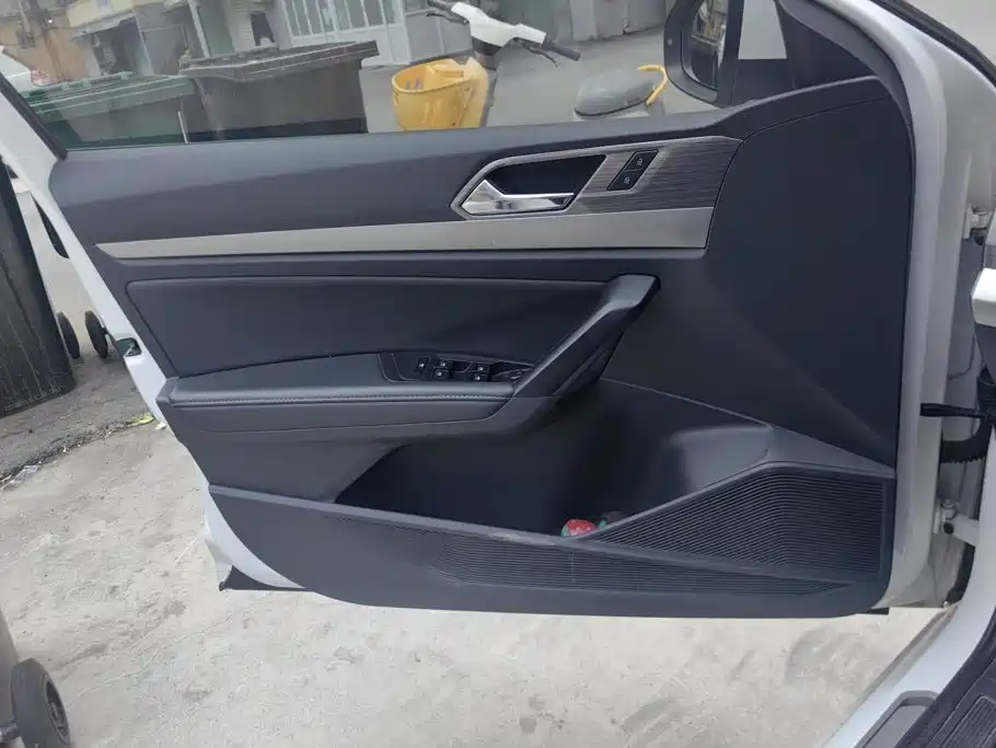 Volkswagen Lavida — миниатюра 7