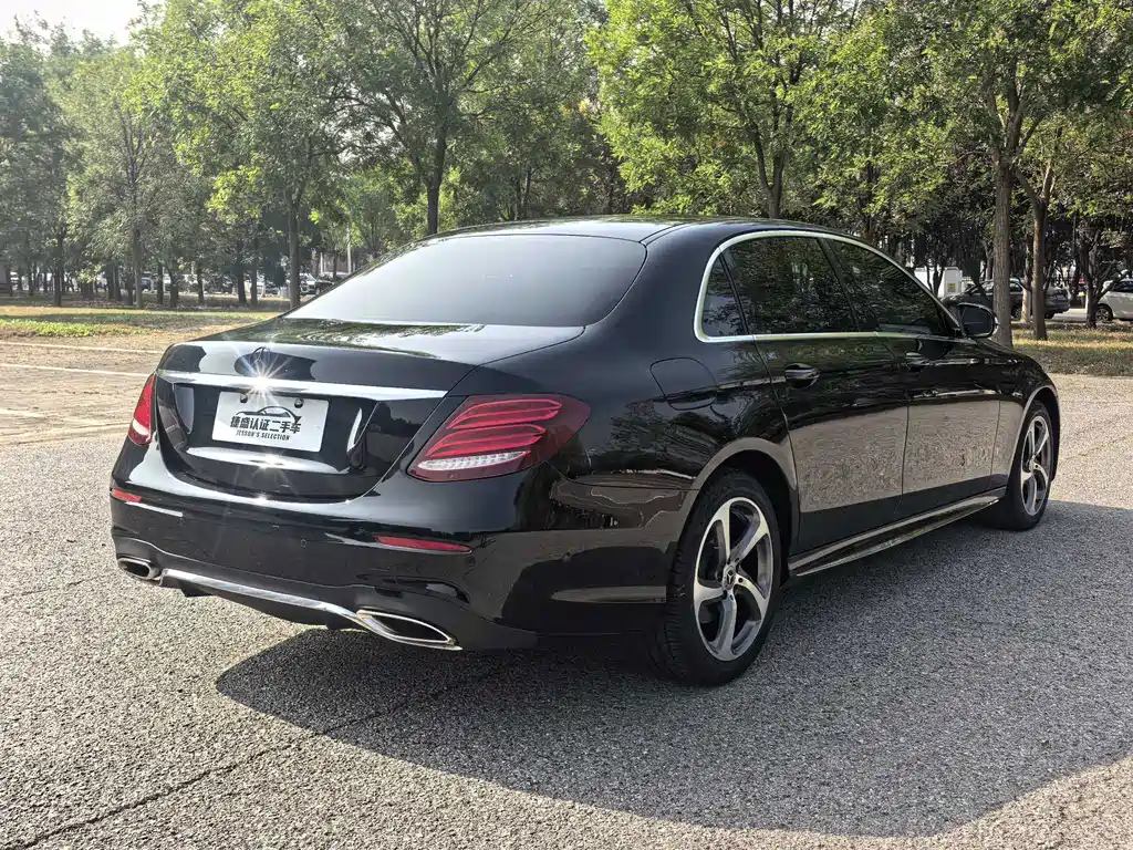 Mercedes-Benz E-Class — миниатюра 3