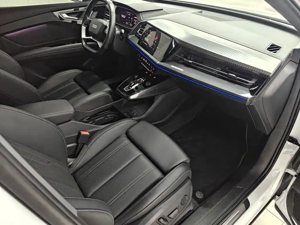 Audi Q4 e-tron — миниатюра 14