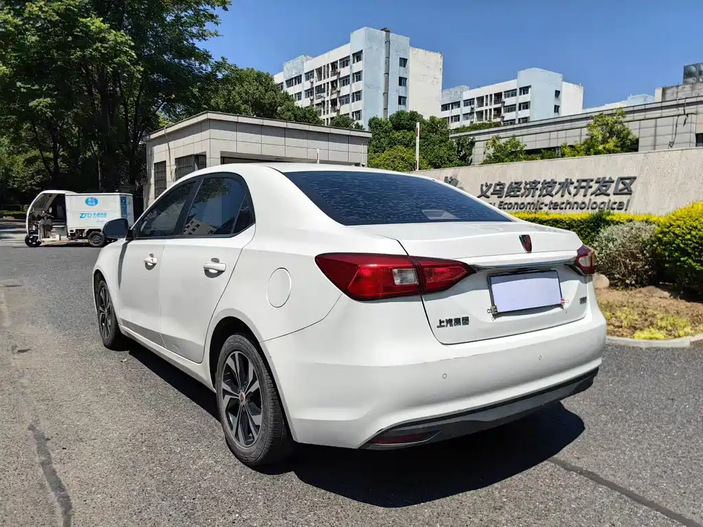 Roewe 360 — миниатюра 7