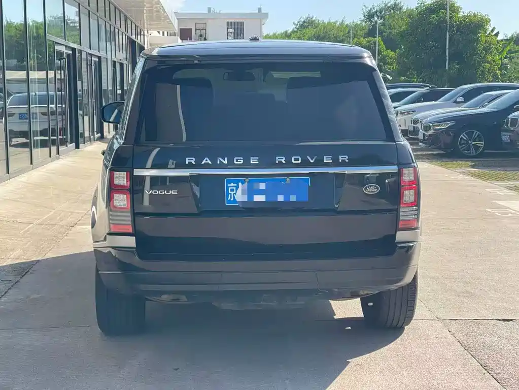 Land Rover Range Rover — миниатюра 3