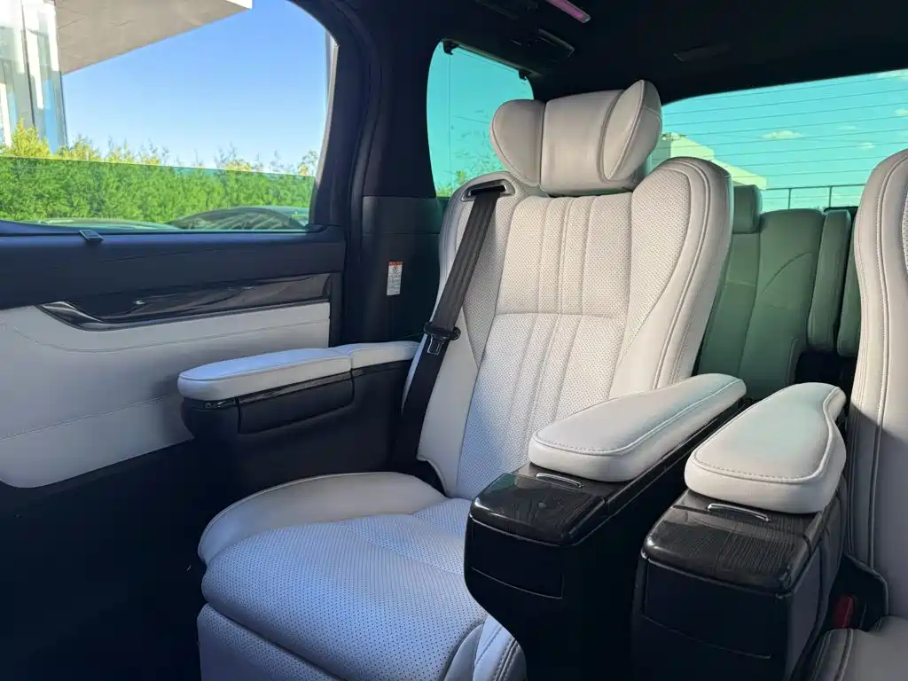 Toyota Vellfire — миниатюра 42