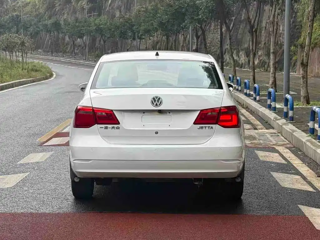 Volkswagen Jetta — миниатюра 19