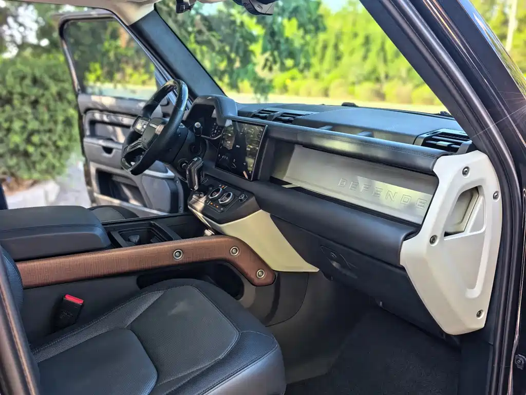 Land Rover Defender — миниатюра 11