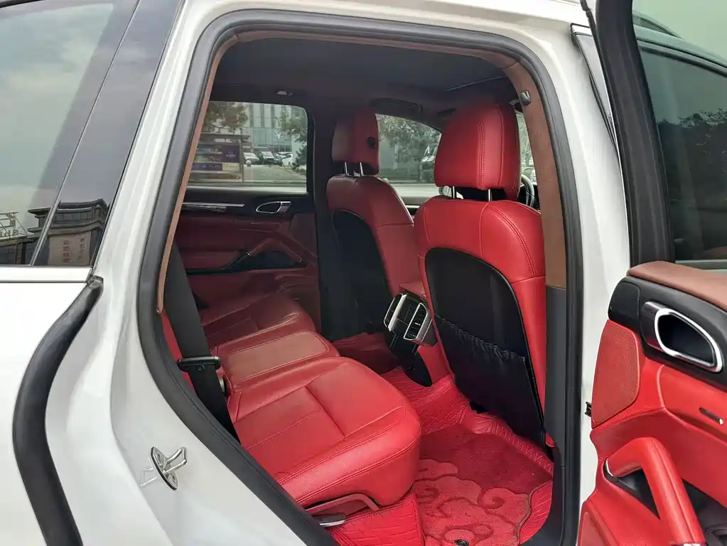 Porsche Cayenne — миниатюра 15