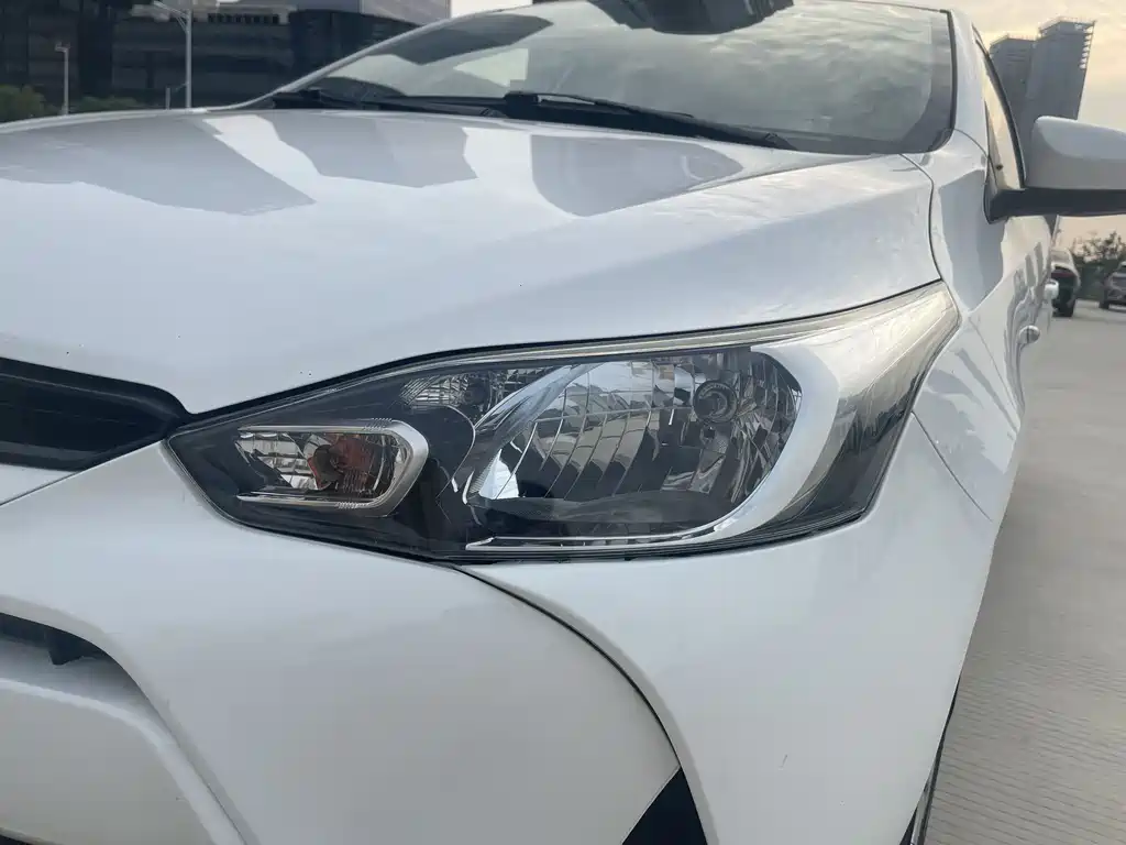 TOYOTA YARIS L TO ENJOY