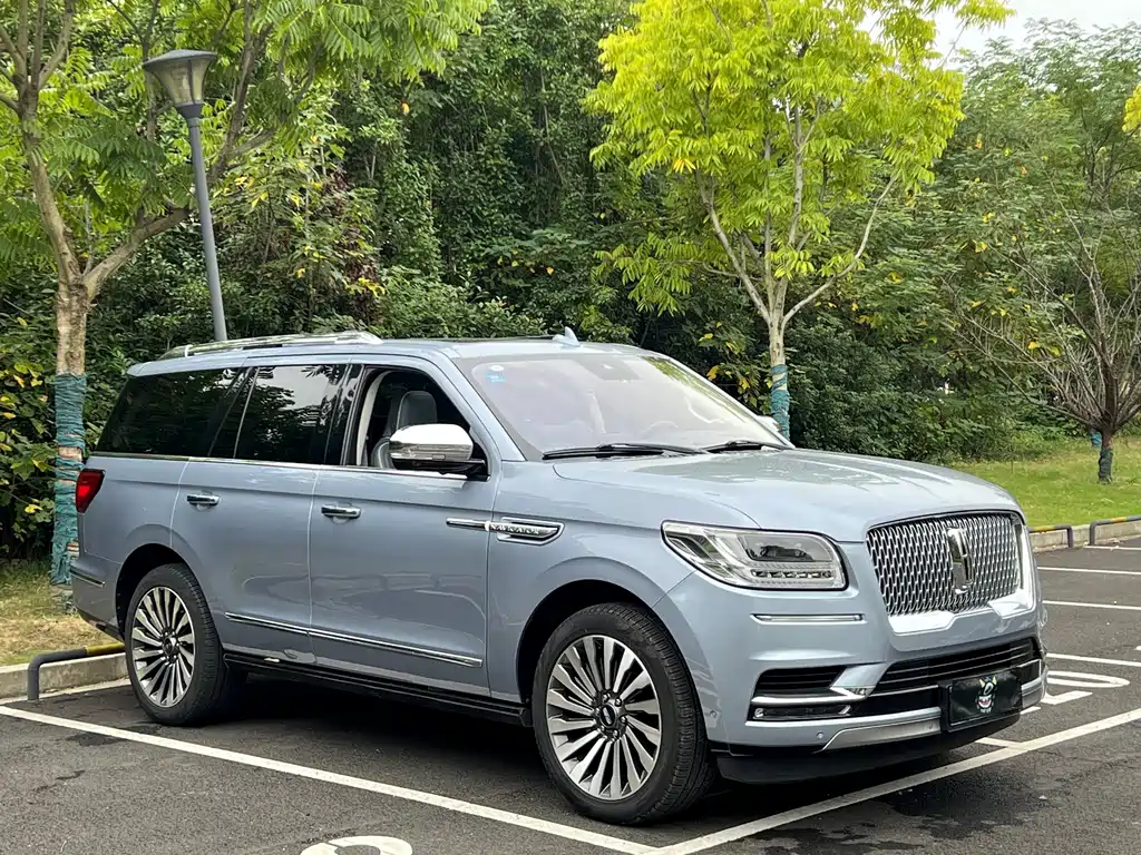 Lincoln Navigator — миниатюра 3