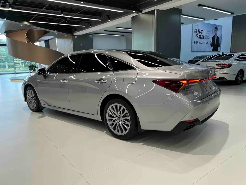 Toyota Avalon — миниатюра 4