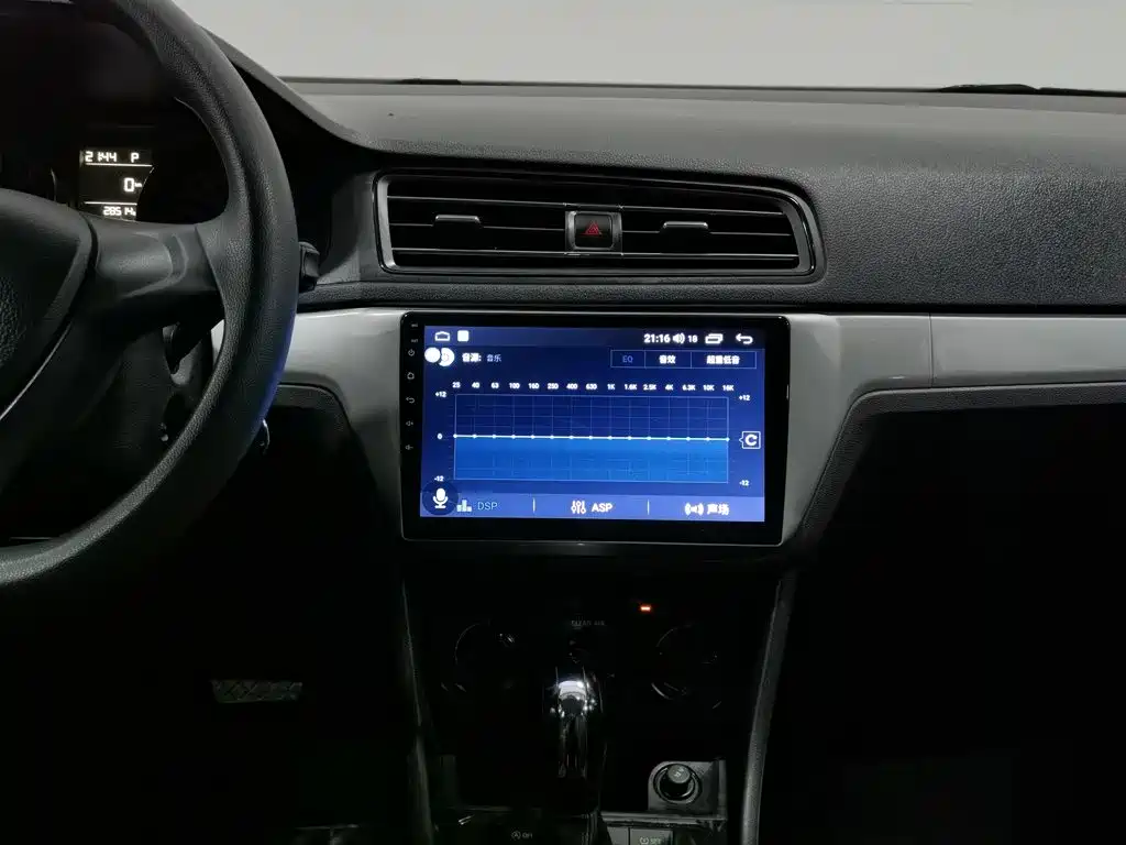 Volkswagen Lavida — миниатюра 12
