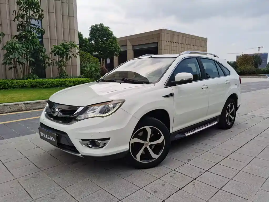 BYD S7