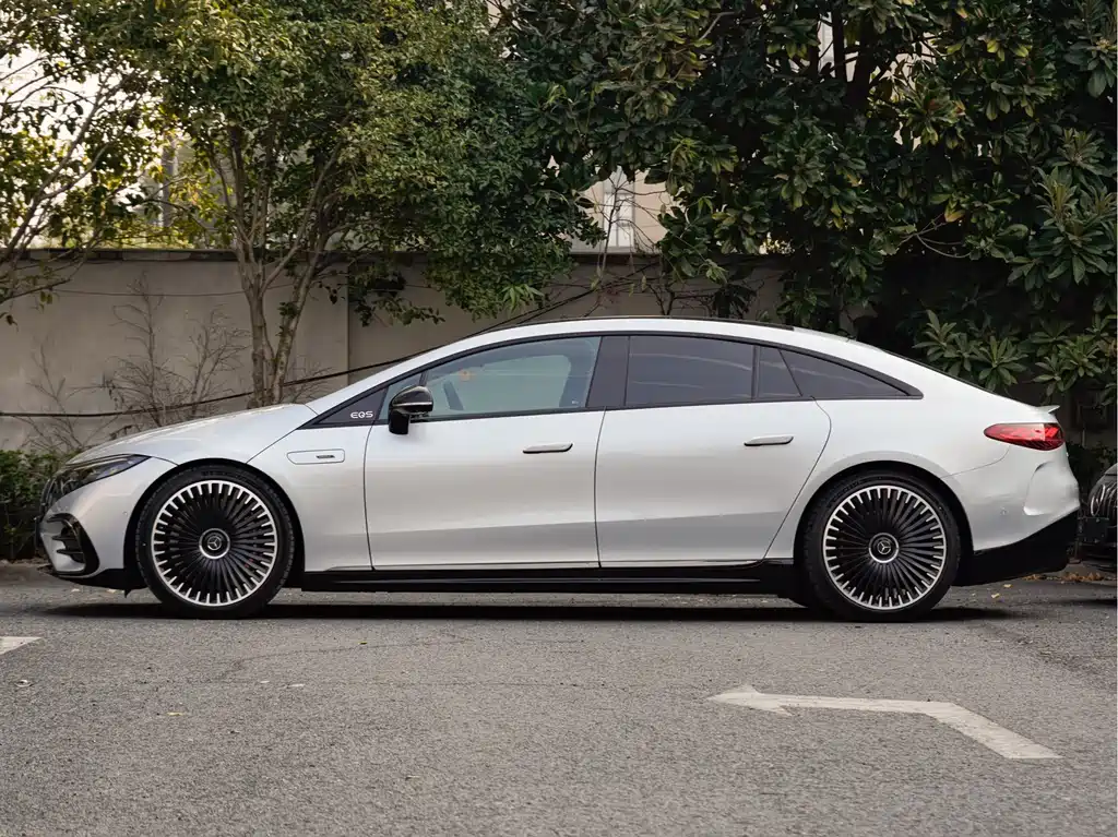 MERCEDES-BENZ EQS AMG