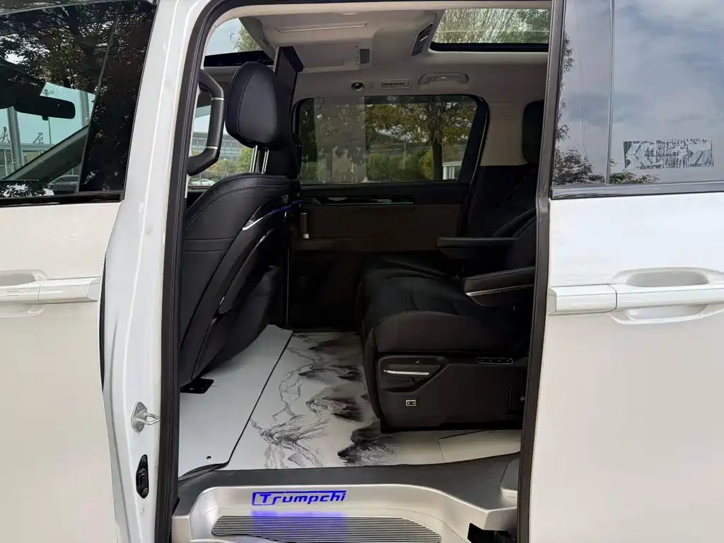 GAC Motor Trumpchi E8 PHEV — миниатюра 8