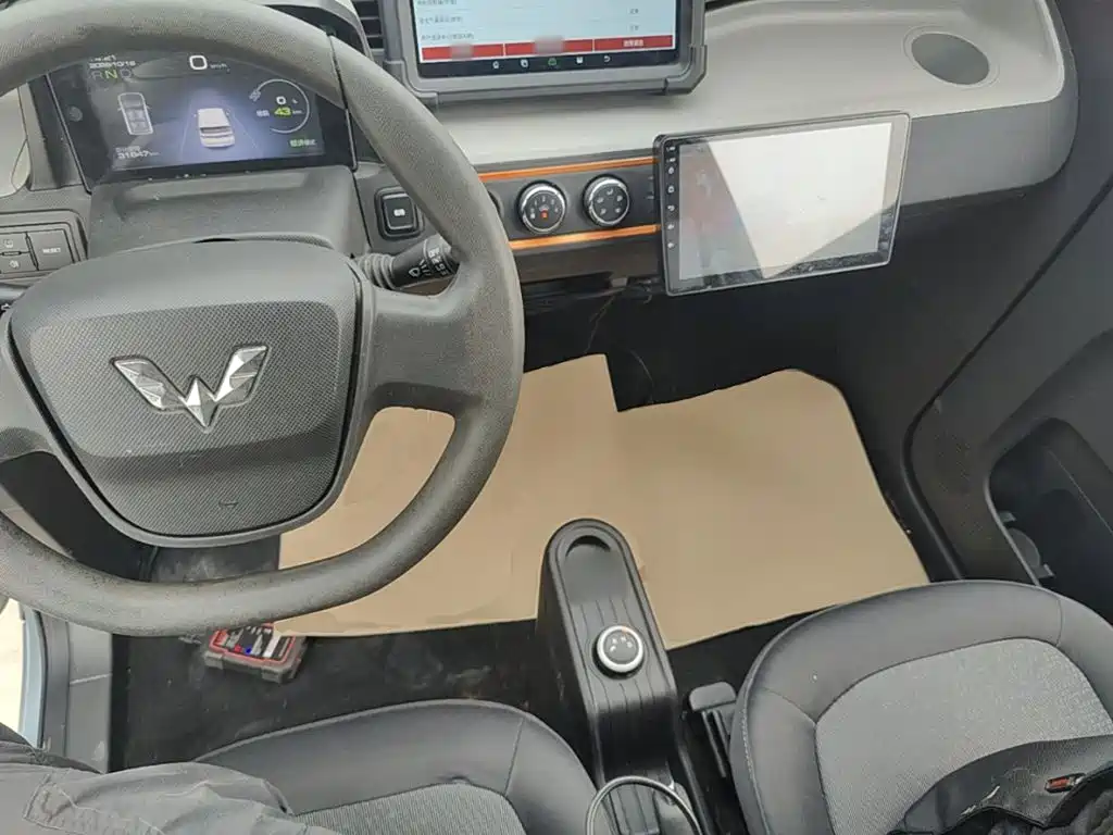Wuling MINIEV — миниатюра 10