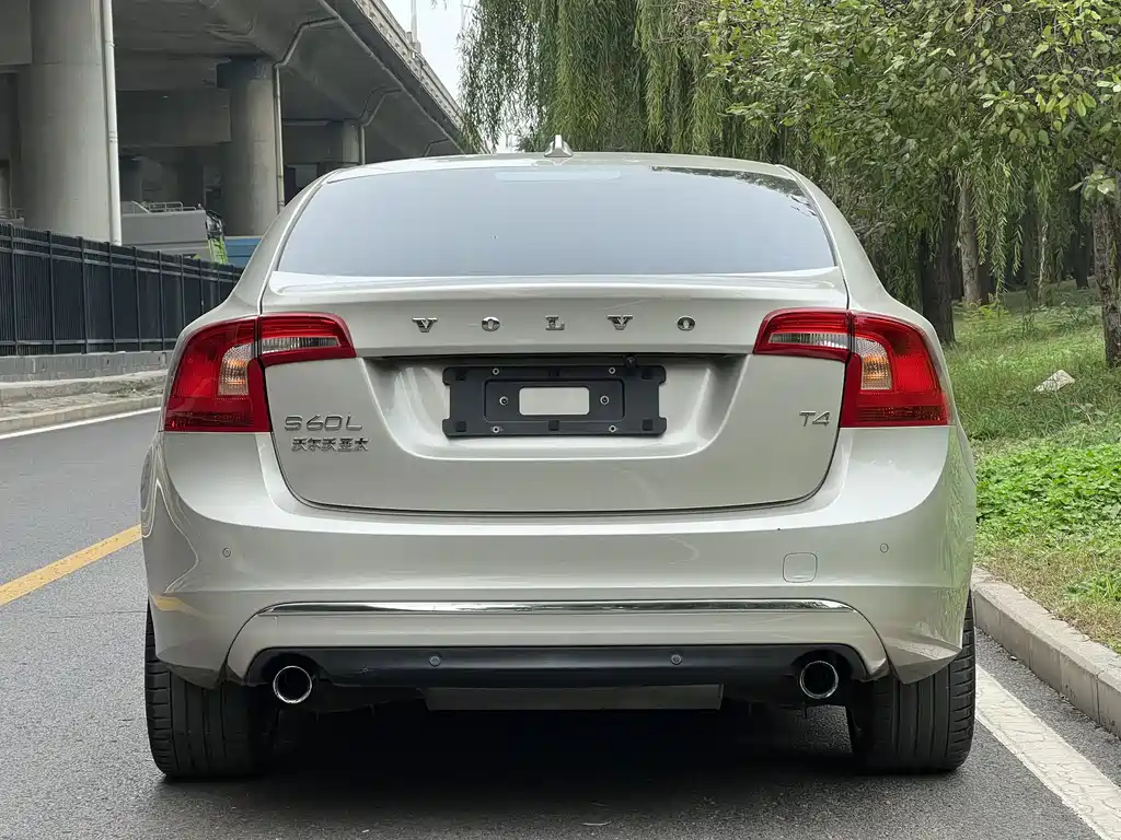 Volvo S60 — миниатюра 10
