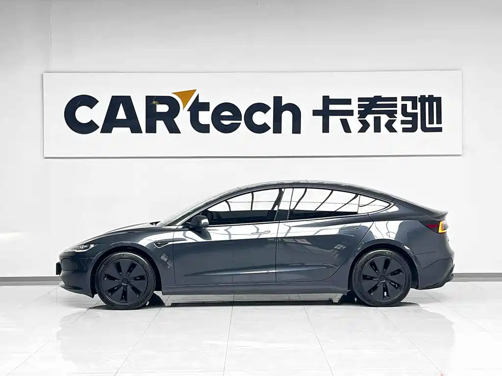 Tesla Model 3 — миниатюра 2