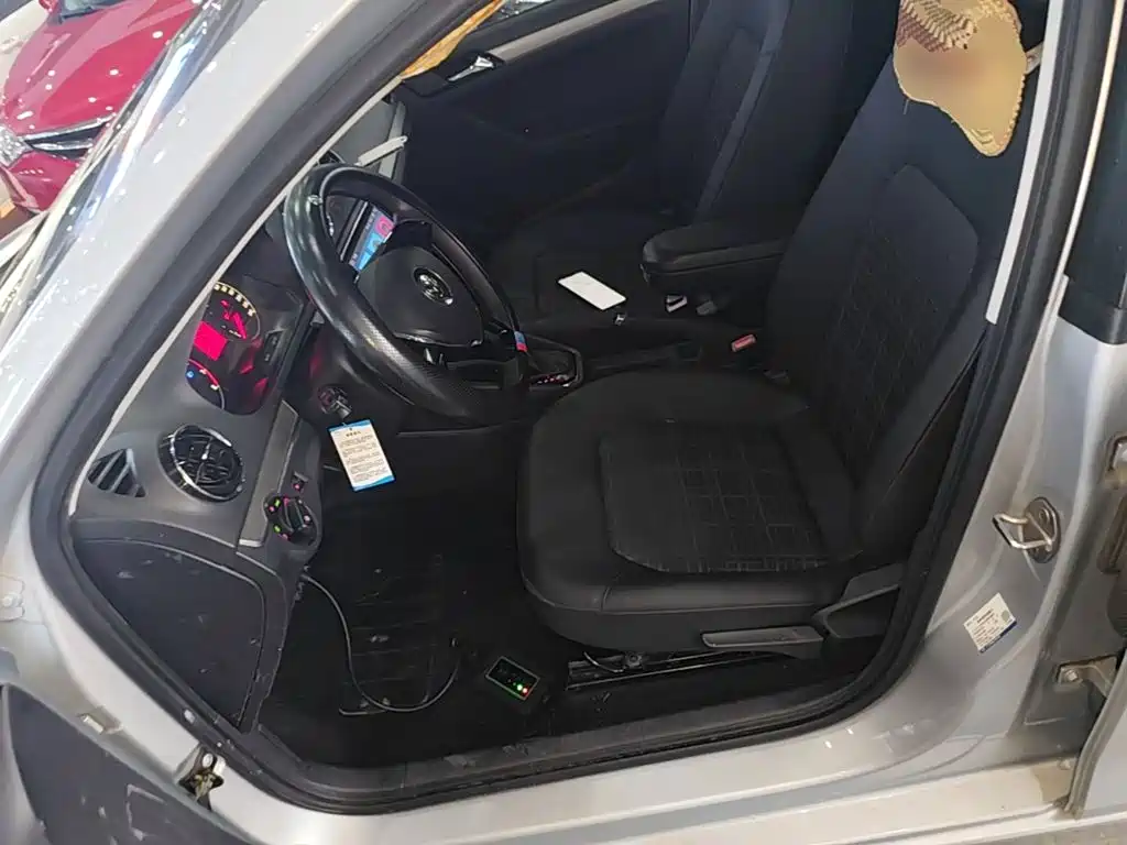 Volkswagen Jetta — миниатюра 15