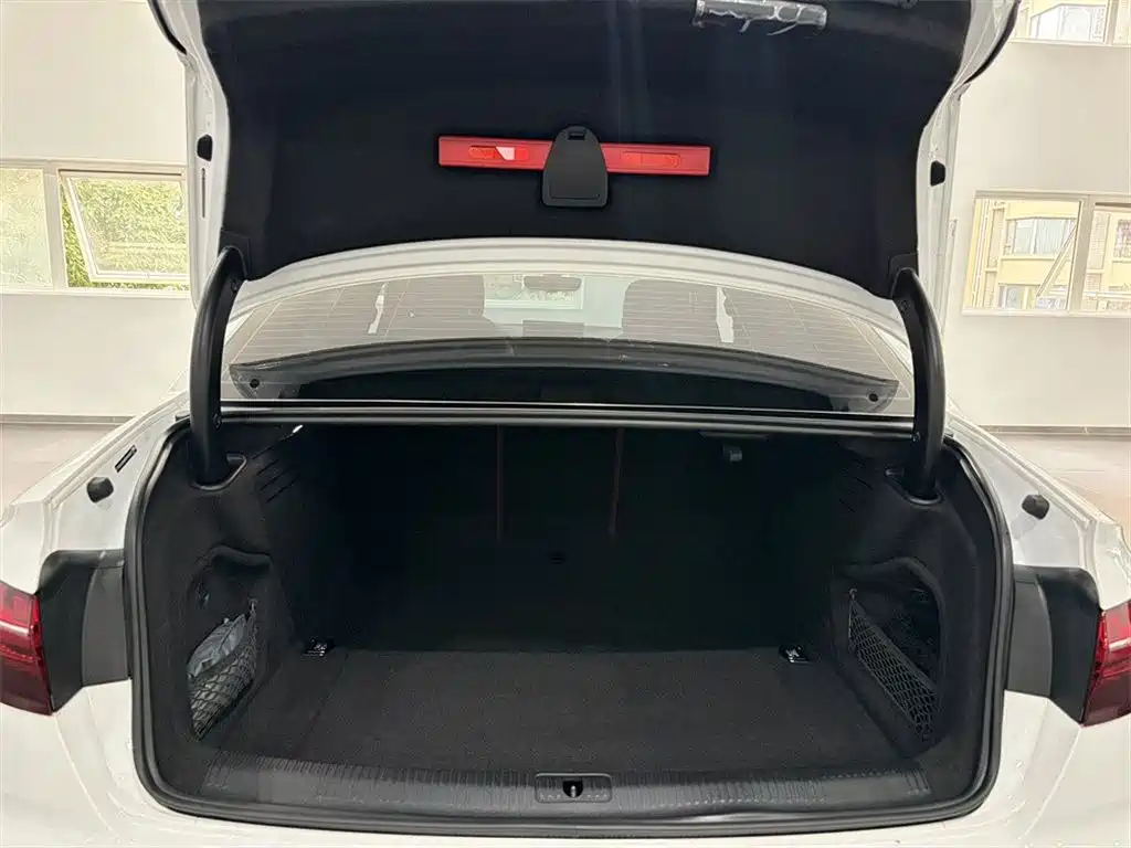 Audi A4L — миниатюра 9