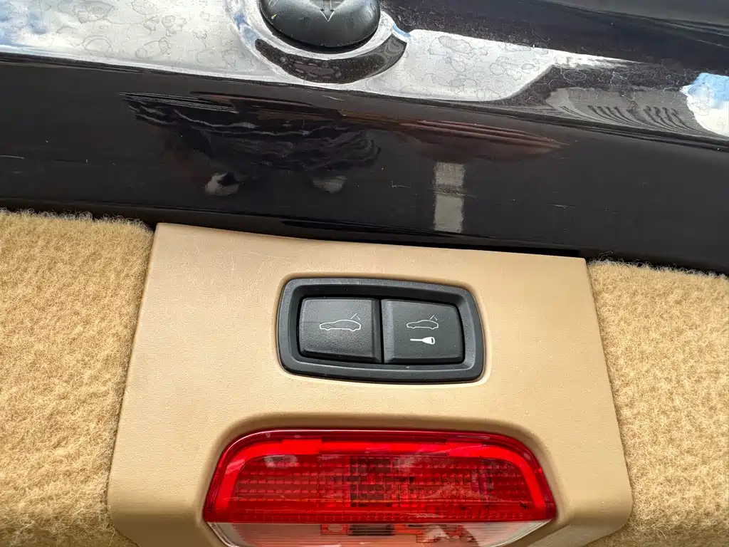 Porsche Cayenne — миниатюра 11