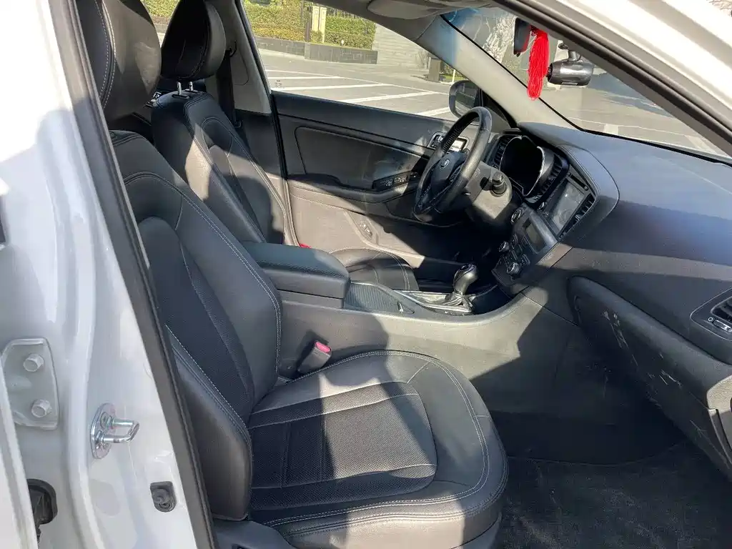 Kia K5 2012 2.0L AT Premium