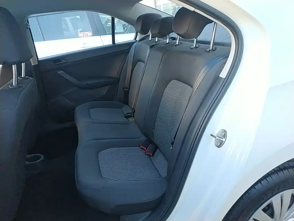 Volkswagen Santana — миниатюра 17