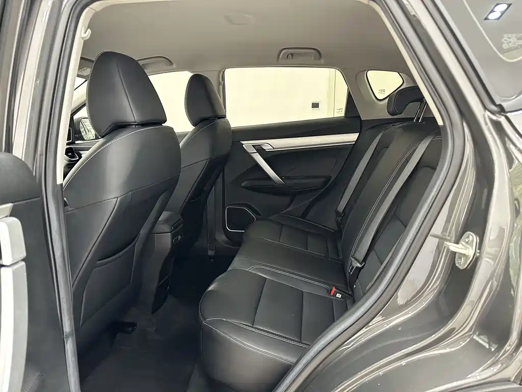 Geely Binyue — миниатюра 6