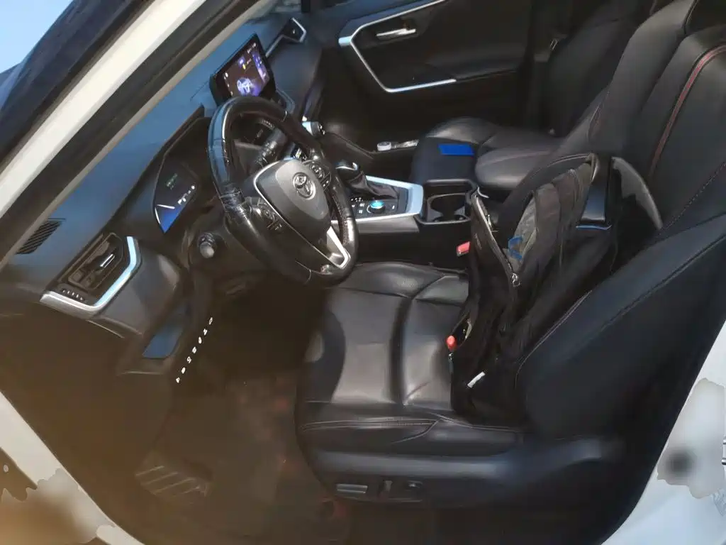 Toyota Wildlander New Energy — миниатюра 11