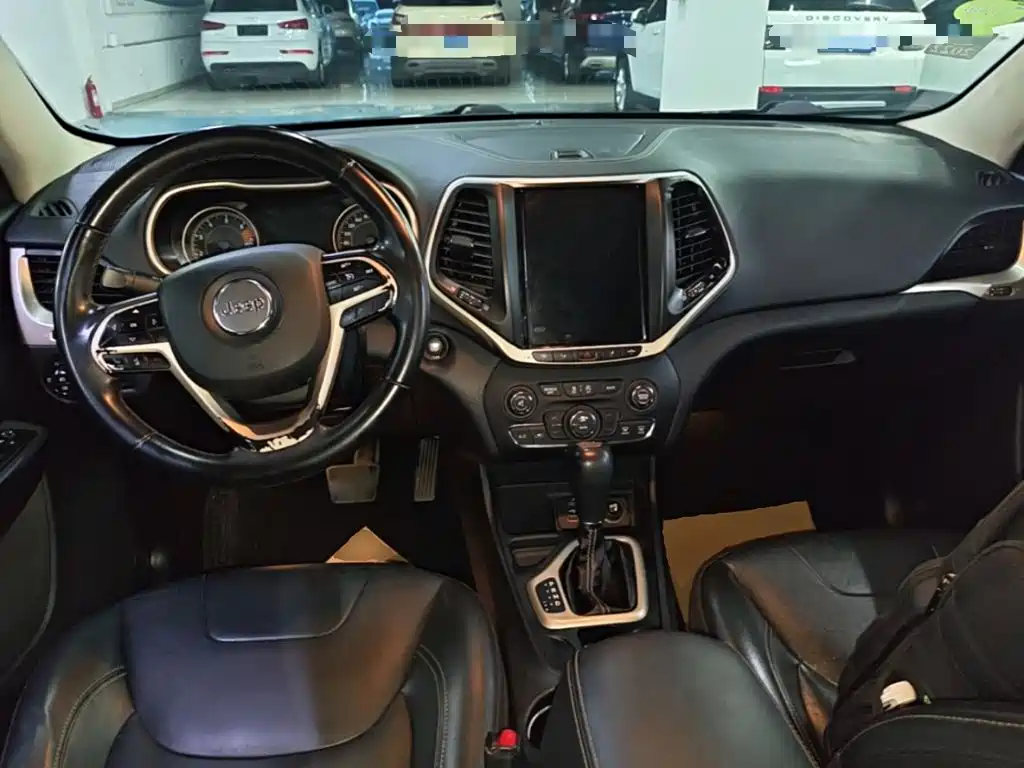 Jeep Cherokee — миниатюра 10