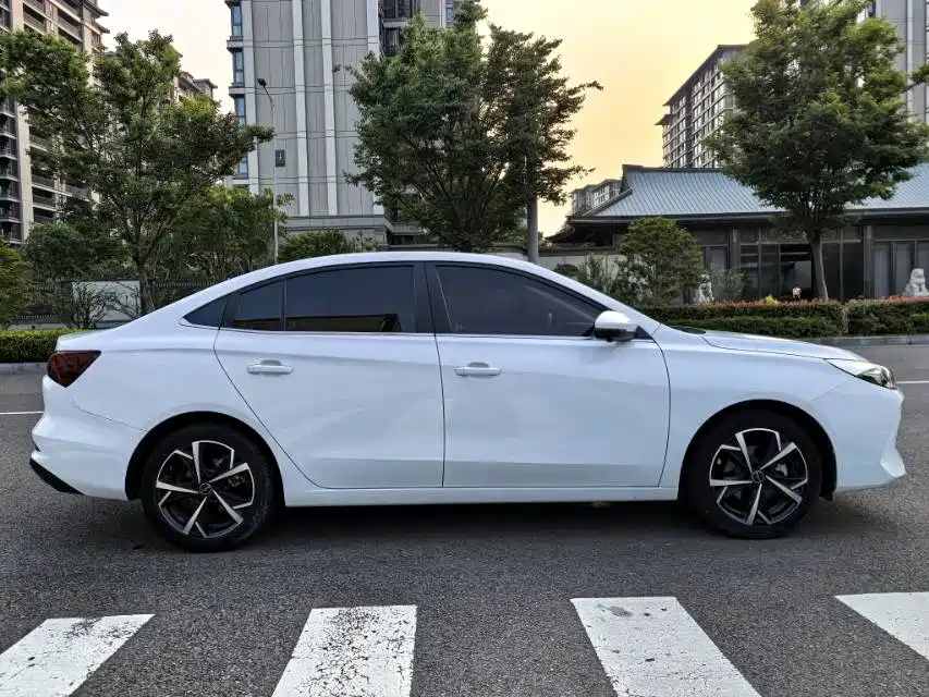 Roewe i5 — миниатюра 4
