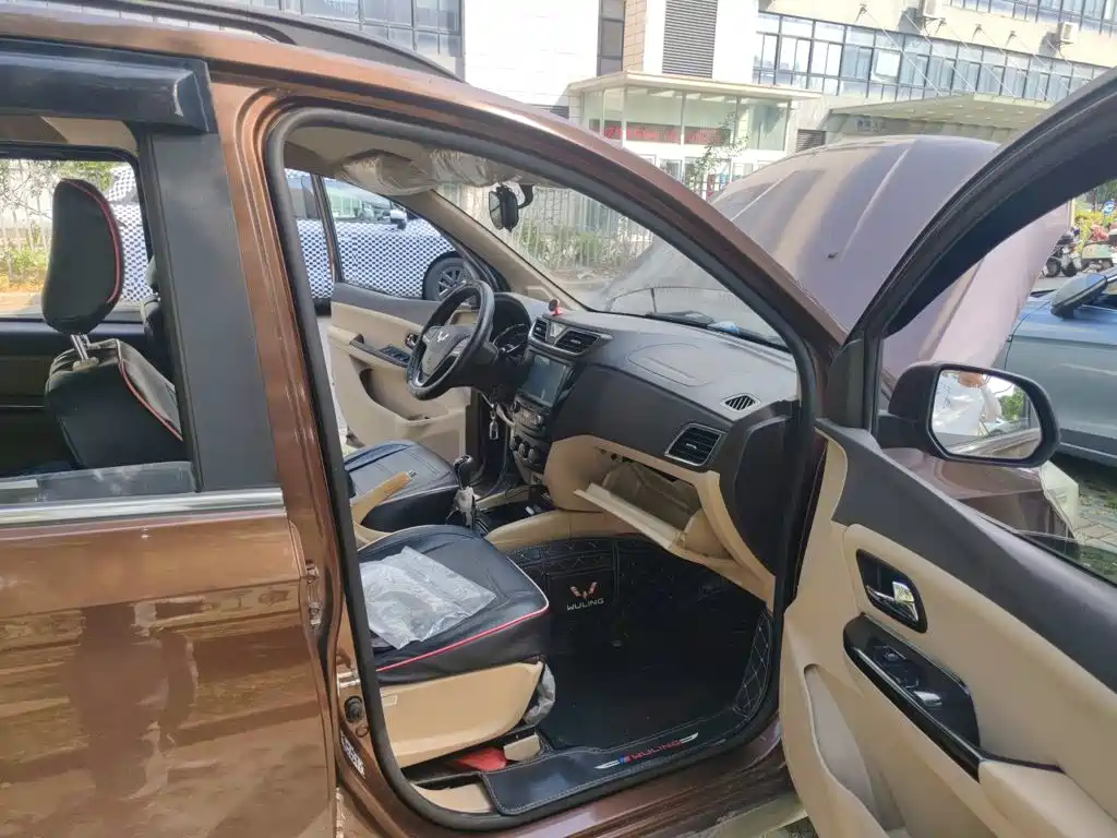 Wuling Hongguang — миниатюра 22