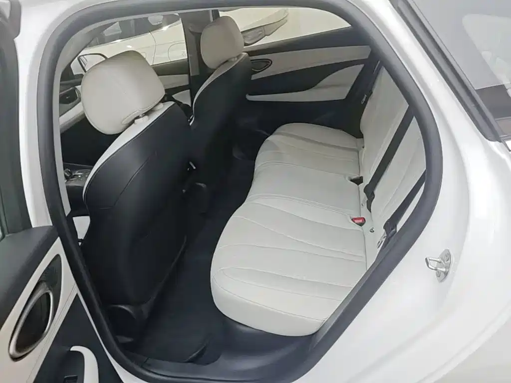 BYD Seal 05 DM-i — миниатюра 17