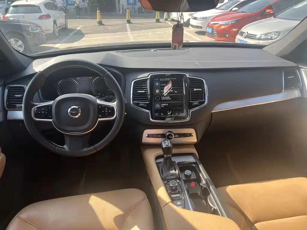 Volvo XC90 — миниатюра 7