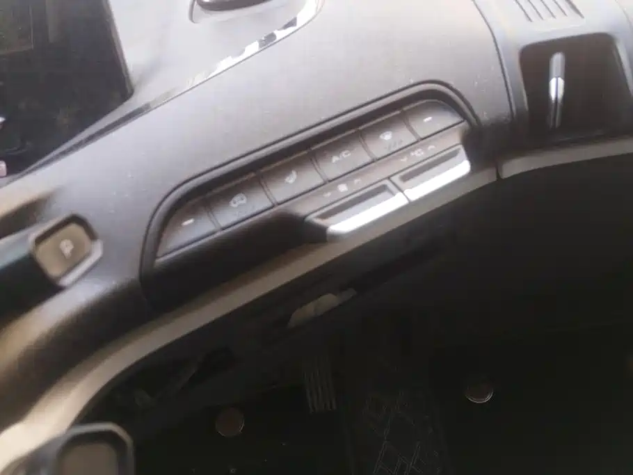 Baojun KiWi EV — миниатюра 13