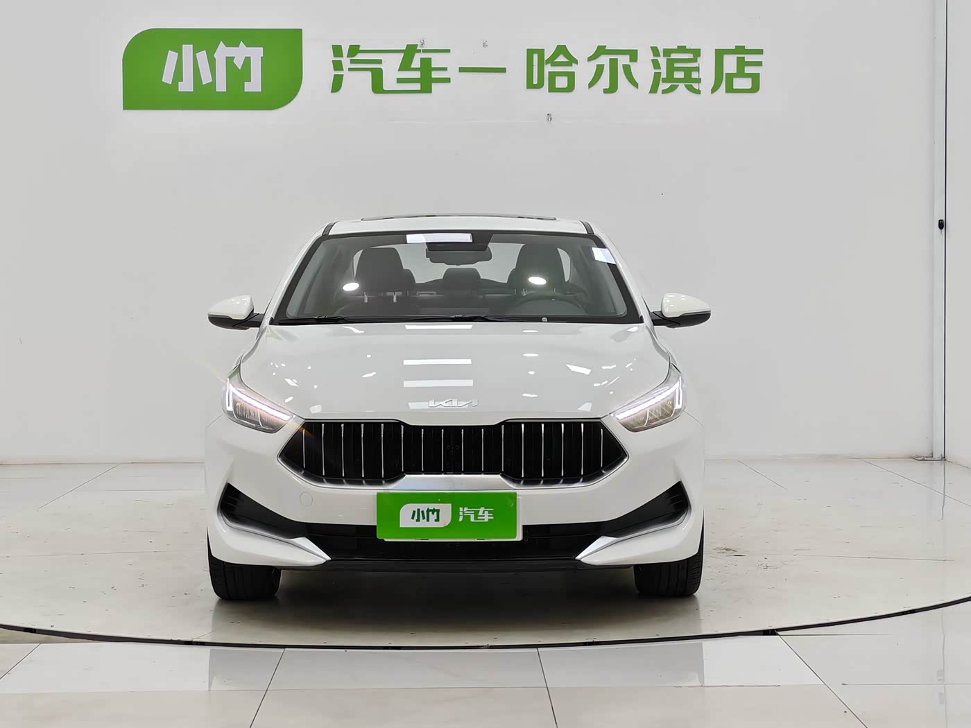 Kia K3 1.5 л 2022 г. Белый, пробег 42000 км