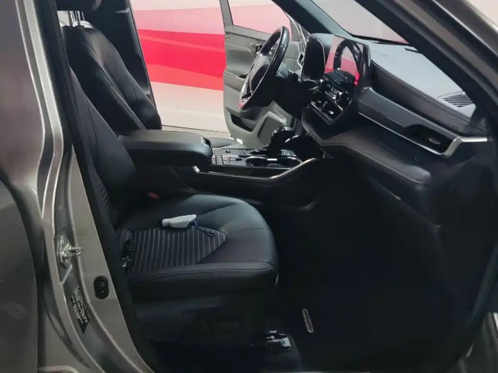 Toyota Crown Kluger — миниатюра 12