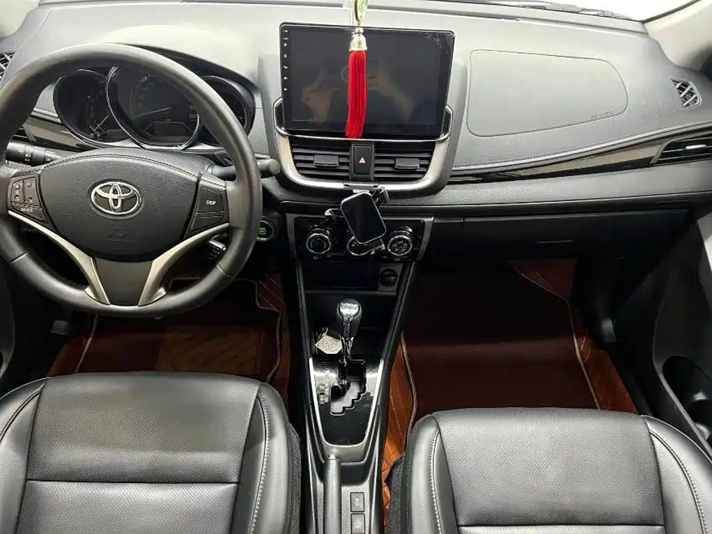 Toyota Yaris L — миниатюра 15