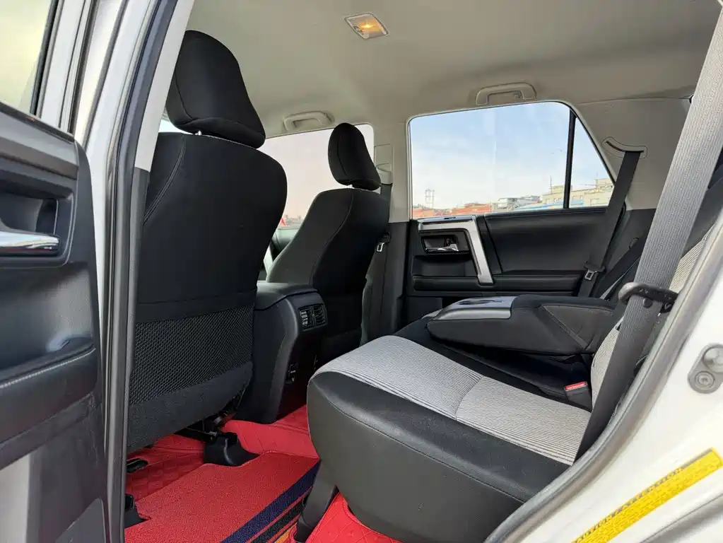 Toyota 4Runner 2016 4.0L AT