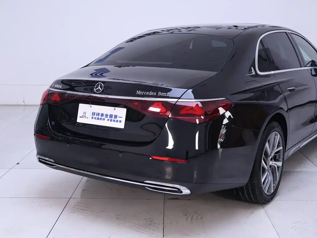 Mercedes-Benz E-Class — миниатюра 8