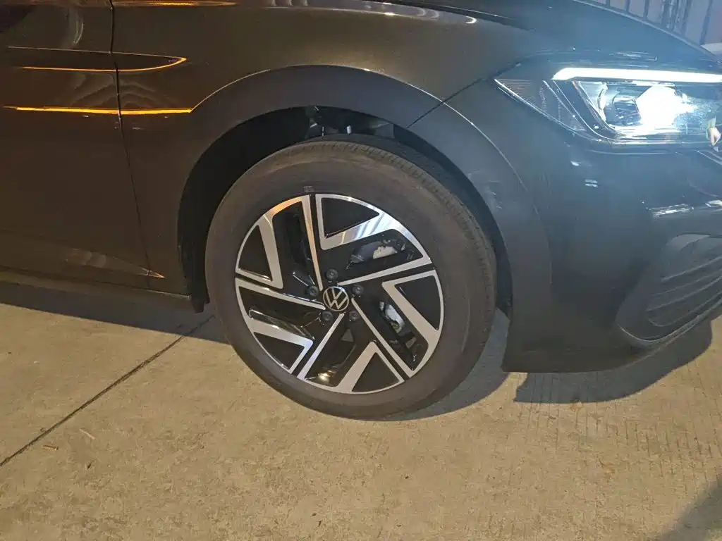Volkswagen Sagitar — миниатюра 8