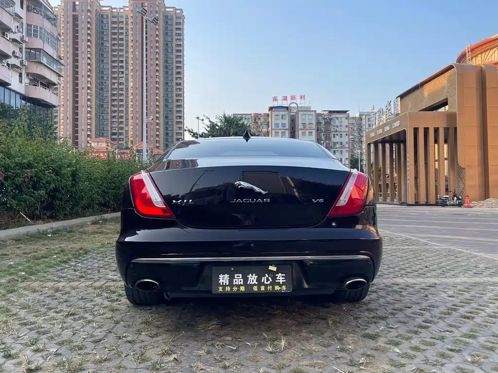 Jaguar XJ — миниатюра 5